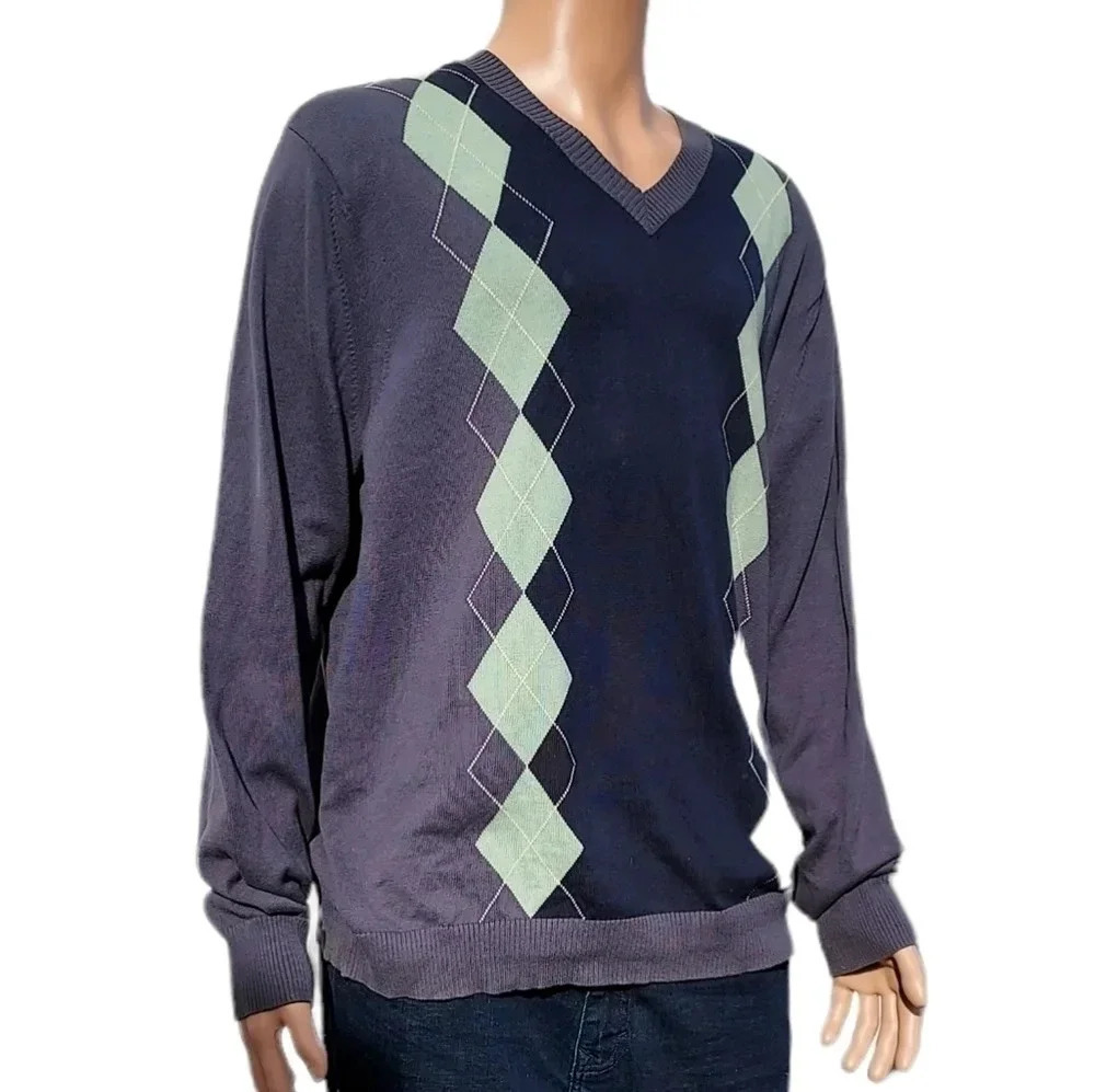 Bannana Republic Mens XL/V-Neck Sweater Gray With Green Diamond Shaped Designs. - Picture 4 of 9